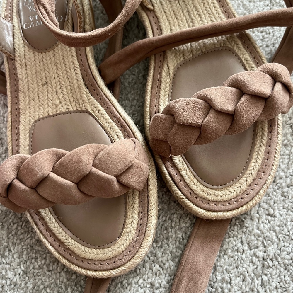 BRAND NEW NEVER BEEN WORN Vince Camuto Suede Tie Up Sandals Women’s Size 9.5